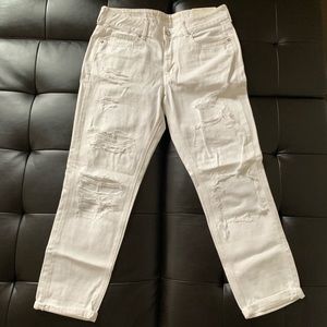 NWT Ripped American Eagle Tomgirl Jeans